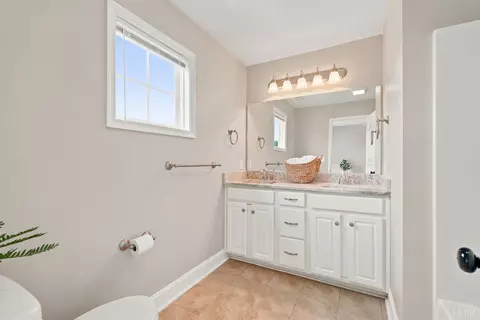 Bath - 1232 Commonwealth Cir, Forest, VA 24551 photo 5 of 6
