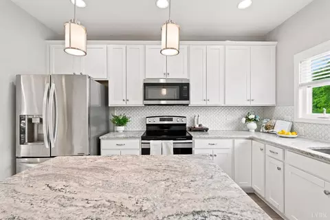 Kitchen - 1232 Commonwealth Cir, Forest, VA 24551 photo 4 of 5