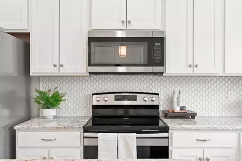 Kitchen - 1232 Commonwealth Cir, Forest, VA 24551 photo 5 of 5