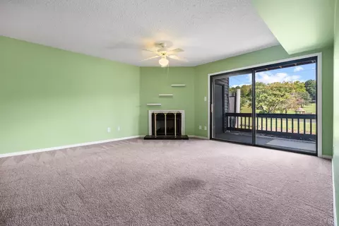 Living - 2405 Deer Run, Forest, VA 24551 photo 2 of 3