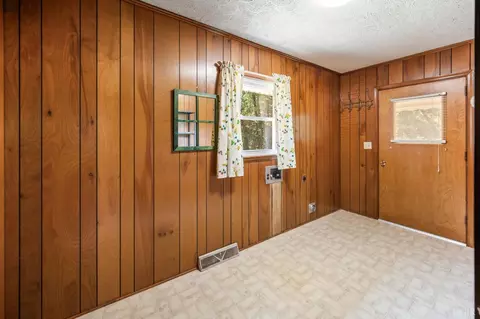Entry Way - 5292 Java Rd, Java, VA 24565 photo 2 of 3