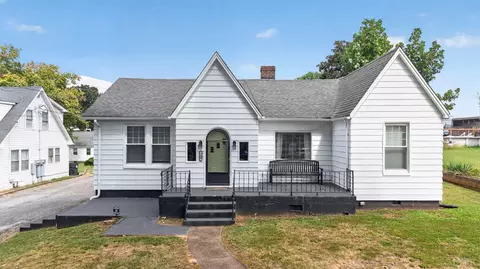 140 Grove Ave, Madison Heights, VA 24572