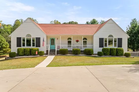 Exterior - 1085 Otterview Estates Dr, Forest, VA 24551 photo 3 of 13