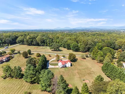 View/Area - 1085 Otterview Estates Dr, Forest, VA 24551 photo 7 of 9