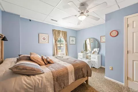 Bedroom - 1085 Otterview Estates Dr, Forest, VA 24551 photo 8 of 9