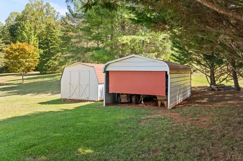 Exterior - 1085 Otterview Estates Dr, Forest, VA 24551 photo 11 of 13