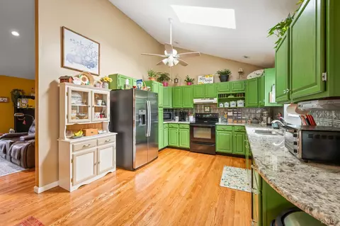 Kitchen - 1085 Otterview Estates Dr, Forest, VA 24551 photo 2 of 8