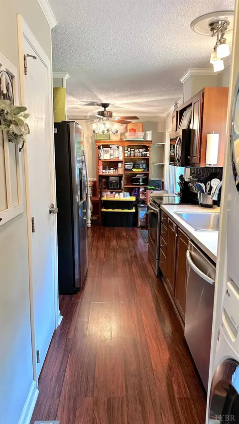 Kitchen - 129 Dunivan Dr, Rustburg, VA 24588 photo 4 of 7