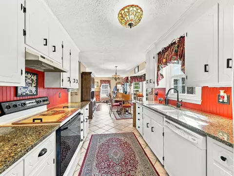Kitchen - 1155 Abbey Pl, Forest, VA 24551 photo 4 of 4