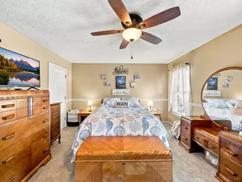 Bedroom - 1155 Abbey Pl, Forest, VA 24551 photo 1 of 5