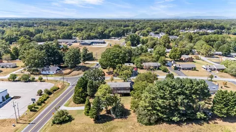 View/Area - 19 Mistletoe Dr, Forest, VA 24551 photo 4 of 6