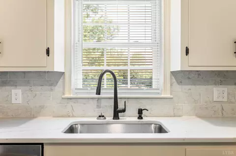 Kitchen - 19 Mistletoe Dr, Forest, VA 24551 photo 3 of 4