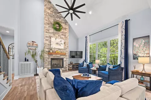 Living - 2278 Hooper Rd, Forest, VA 24551 photo 2 of 4