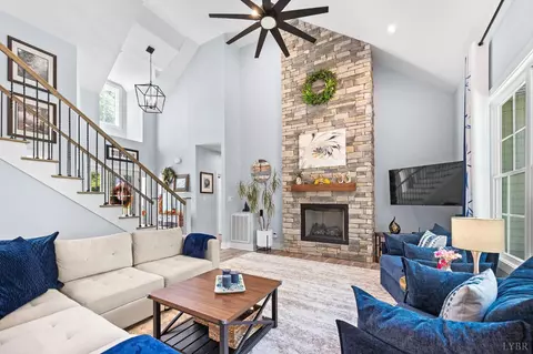 Living - 2278 Hooper Rd, Forest, VA 24551 photo 3 of 4