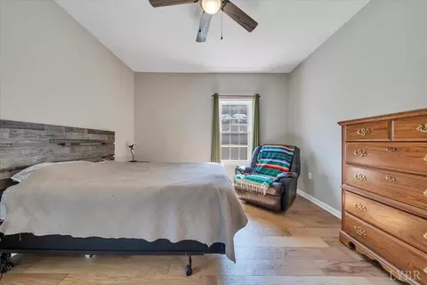 Bedroom - 142 Chenault St, Buchanan, VA 24066 photo 2 of 3