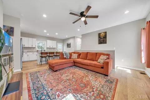 Living - 142 Chenault St, Buchanan, VA 24066 photo 1 of 3