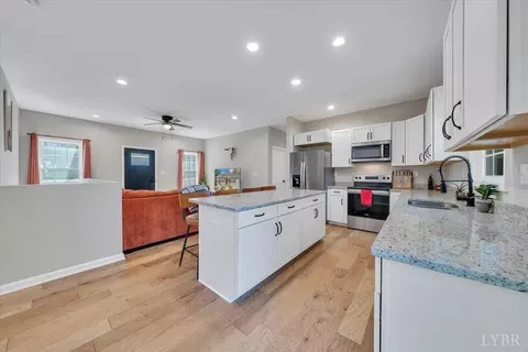Kitchen - 142 Chenault St, Buchanan, VA 24066 photo 4 of 5