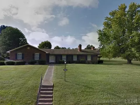 137 Gouyer Dr, Madison Heights, VA 24572