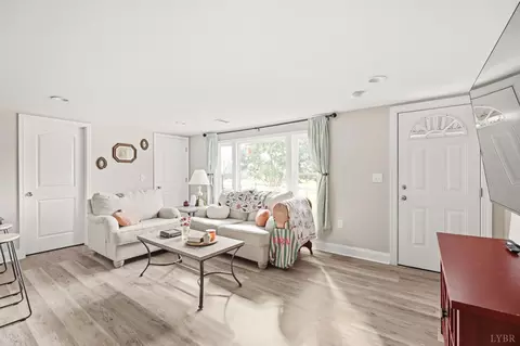 Living - 35 Castle Craig Dr, Evington, VA 24550 photo 2 of 4