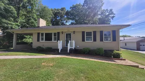 7109 Peachtree Rd, Lynchburg, VA 24502