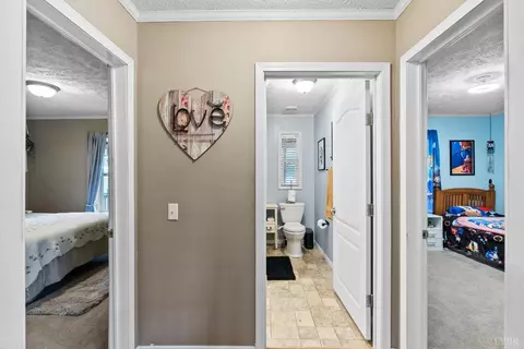 Entry Way - 3167 Bellview Rd, Appomattox, VA 24522 photo 2 of 2