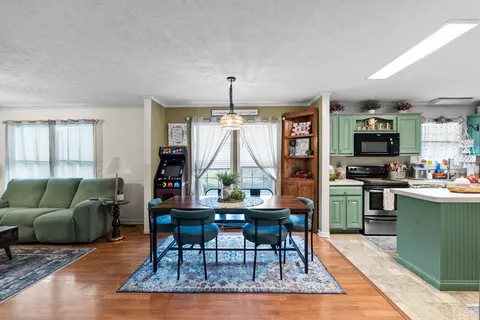Dining - 3167 Bellview Rd, Appomattox, VA 24522 photo 1 of 2