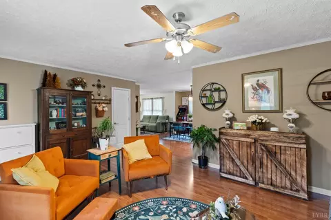 Living - 3167 Bellview Rd, Appomattox, VA 24522 photo 2 of 4