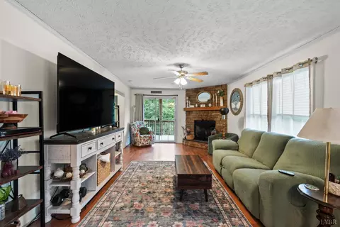 Living - 3167 Bellview Rd, Appomattox, VA 24522 photo 4 of 4