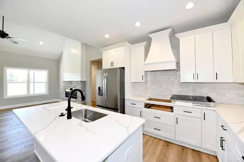 Kitchen - 9726 Leesville Rd, Evington, VA 24550 photo 2 of 5