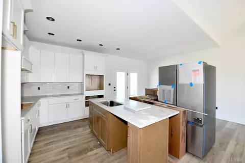Kitchen - 9692 Leesville Rd, Evington, VA 24550 photo 4 of 5