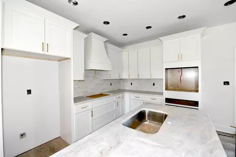 Kitchen - 9692 Leesville Rd, Evington, VA 24550 photo 2 of 5