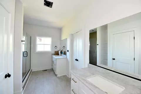 Bath - 9692 Leesville Rd, Evington, VA 24550 photo 4 of 5