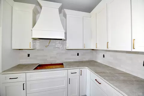 Kitchen - 9692 Leesville Rd, Evington, VA 24550 photo 3 of 5