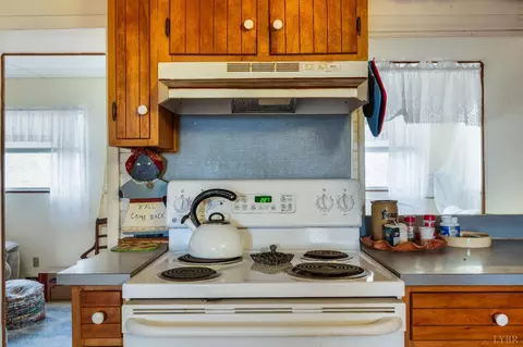 Kitchen - 1374 Moccasin Rd, Thaxton, VA 24174 photo 2 of 7