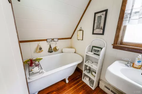 Bath - 1374 Moccasin Rd, Thaxton, VA 24174 photo 2 of 5