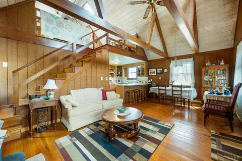 Living - 1374 Moccasin Rd, Thaxton, VA 24174 photo 4 of 5