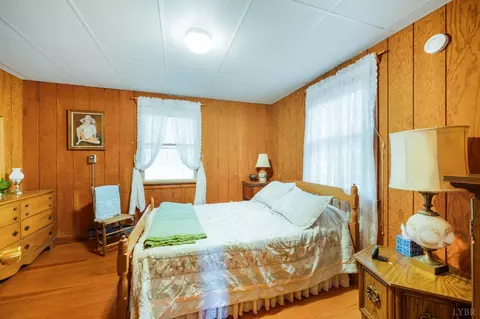 Bedroom - 1374 Moccasin Rd, Thaxton, VA 24174 photo 7 of 10