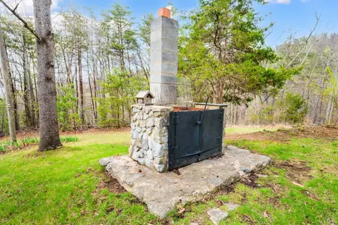 Exterior - 1374 Moccasin Rd, Thaxton, VA 24174 photo 8 of 20