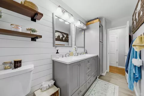Bath - 208 Crestview Dr, Forest, VA 24551 photo 2 of 7