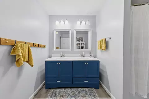 Bath - 208 Crestview Dr, Forest, VA 24551 photo 4 of 7
