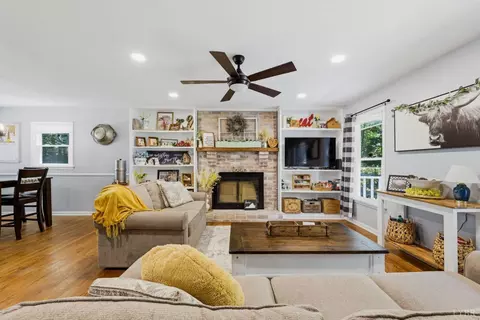 Living - 208 Crestview Dr, Forest, VA 24551 photo 2 of 5