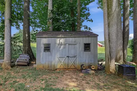 Exterior - 208 Crestview Dr, Forest, VA 24551 photo 12 of 19