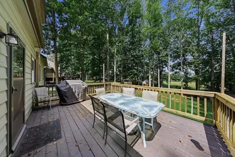 Exterior - 208 Crestview Dr, Forest, VA 24551 photo 5 of 19