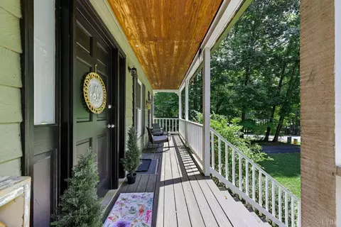 Exterior - 208 Crestview Dr, Forest, VA 24551 photo 4 of 19