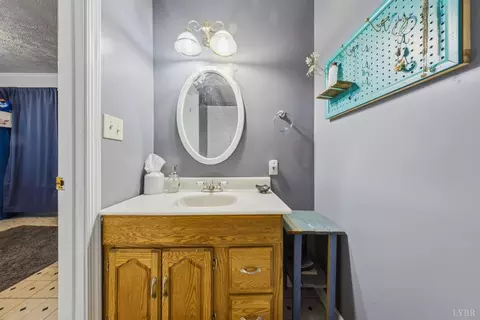 Bath - 208 Crestview Dr, Forest, VA 24551 photo 6 of 7