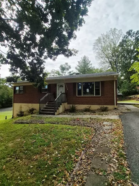 212 Ogden Rd, Altavista, VA 24517