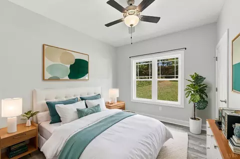 Bedroom - 3850 Coffee Rd, Forest, VA 24551 photo 6 of 8