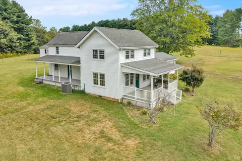 202 Chestnut Ln, Amherst, VA 24521