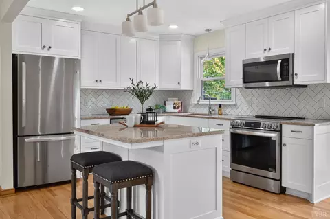Kitchen - 11094 Leesville Rd, Evington, VA 24550 photo 2 of 10