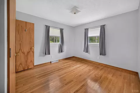 Bedroom - 11094 Leesville Rd, Evington, VA 24550 photo 5 of 8
